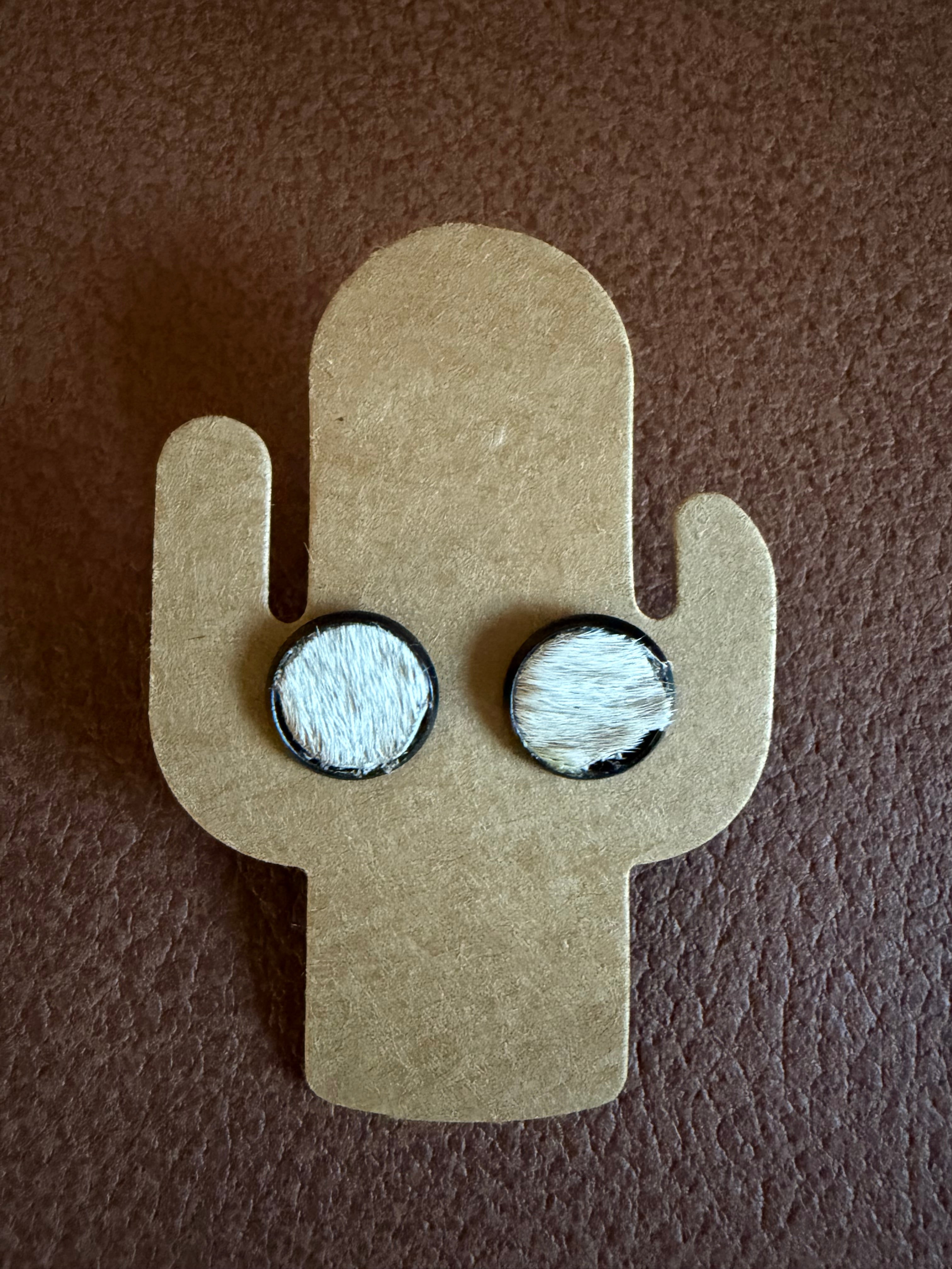 Cowhide studs - Authentic Outback Leather Earrings (set 10)